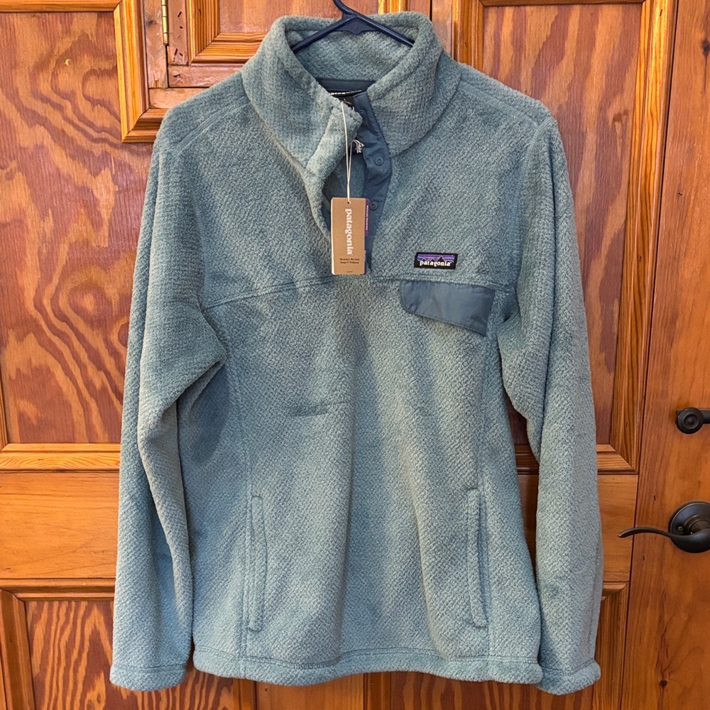 NWT women’s Patagonia blue Fleece